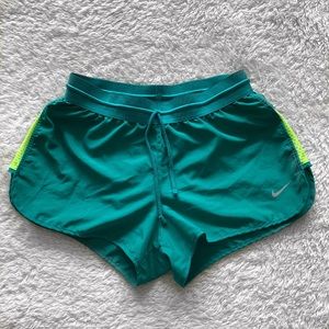 !! NIKE DRYFIT RUNNIN SHORTS !!